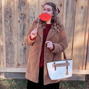 WELCOME TO MY CLOSET!